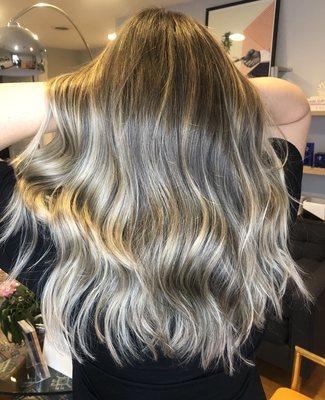 Blonde balayage, babylights combo