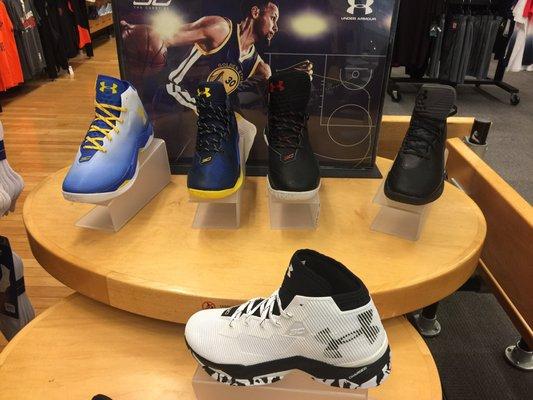 Those Stephen Curry's are clean.