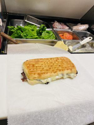 Roast  beef & havarti panini