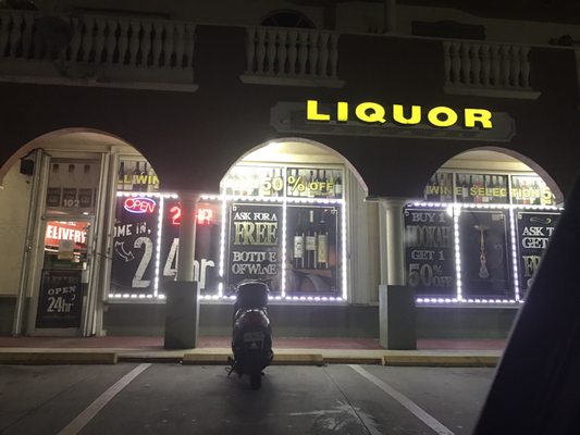 Clark and Ramon Liquor Store