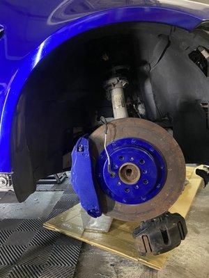 Powdercoated floating rotors. Powdercoated calipers 
Big brake conversion.