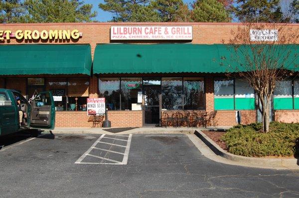 Desi Lilburn Café & Grill