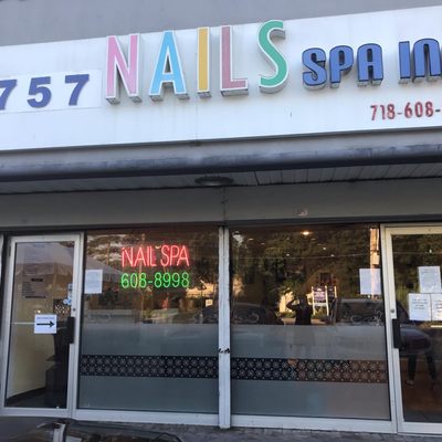 Full and cleaned nail salon