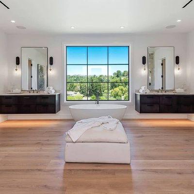 White oak FLOORS