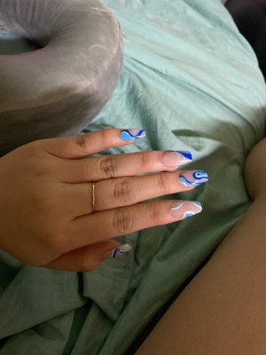 They really did a good job with my nails and hair, highly recommended!!!