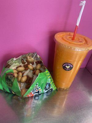 Tostilocos con jugo de zanahoria con naranja  natural