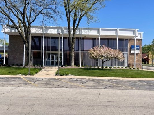 The exterior of the First American Bank Kankakee branch