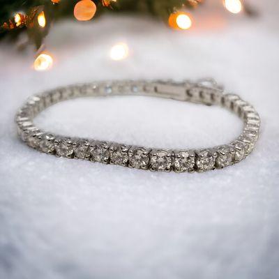 Diamond tennis bracelet