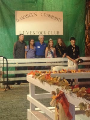 Dr. Skipton supporting the Damascus Community Livestock Club.