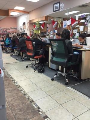 Nail shop is PACKED!!