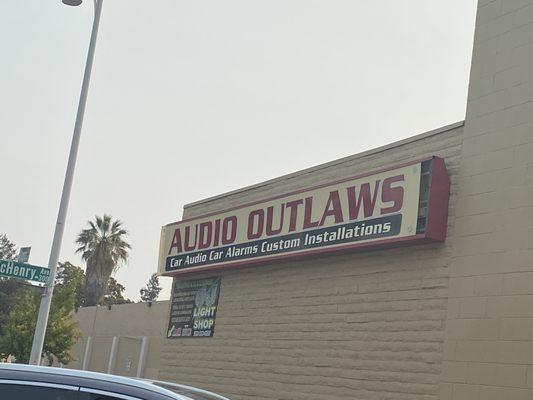 Audio outlaws