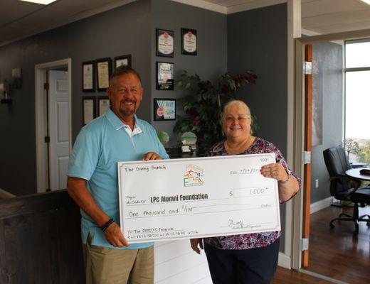 Shawn Cordry
Flat Branch Home Loans Giving Branch supporting the Choices Program with Waynesville/St Robert Chamber of Commerce.