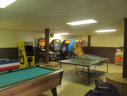 The game room was a little outdated and didn't give tickets but was clean and had a variety of games.