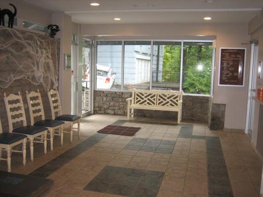 A large waiting room for your comfort during your short wait for your veterinarian.