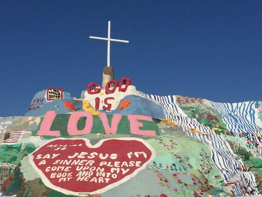 TOUR TO SALVATION MOUNTAIN