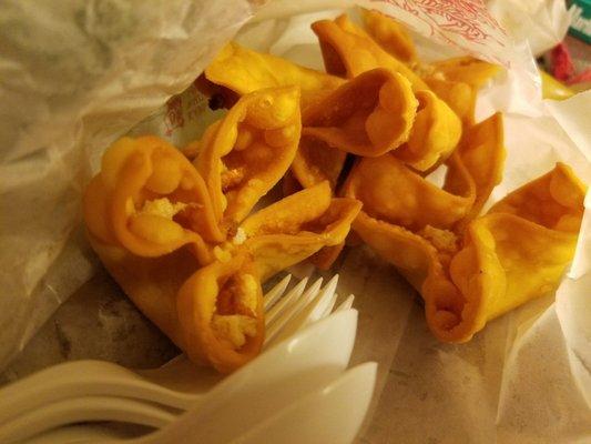 Went at closing. Def not fresh. It was reheated maybe. Dry. But didnt taste bad. Very little filling. Crab wonton.