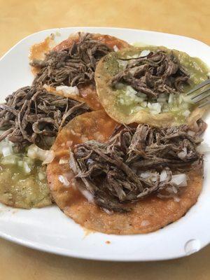 Chalupas con carne de rez