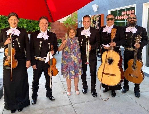 Mariachi Tapatio de Los Angeles