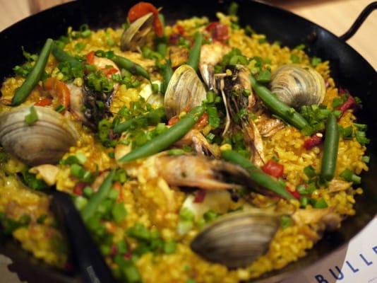 Seafood paella: scrape up that burnt rice