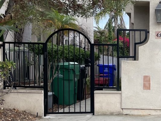 Iron pedestrian gate