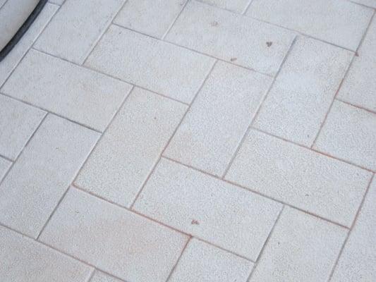 Cracked tile before