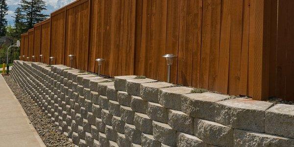 Segmental Block Retaining Wall With Fence