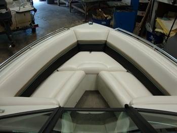 Ski boat bow seat