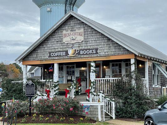 All decked out for the holidays - so festive. Open during off season with decent hours. A hot treat in the winter - can't beat it!