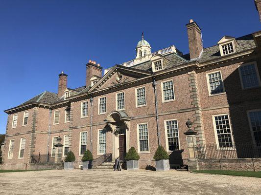 Entrance to mansion.