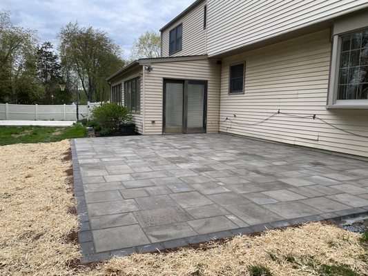 Concrete overlay with pavers