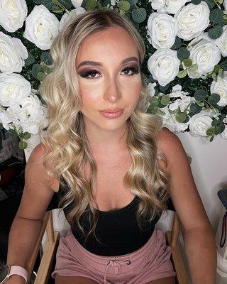 Full face luxury glam using traditional foundation technique