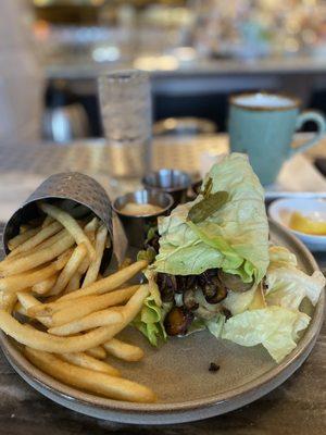 Turkey burger with the garlic aioli and jam spread on the side and substitute the bun with lettuce. It's AMAZING!