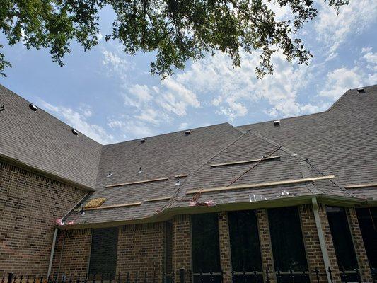 Roof installed in Benbrook Texas. Remember if your roof is 15+ years old, call us for a free no obligation inspection.