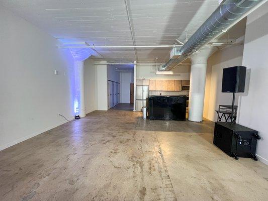 1650 Sq Ft. Stunning Studio - 75 guests max. #209