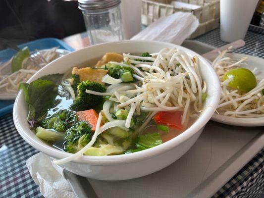 Tofu vegetable Pho