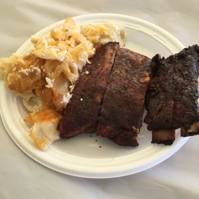 Ribs & smoked Mac & cheese