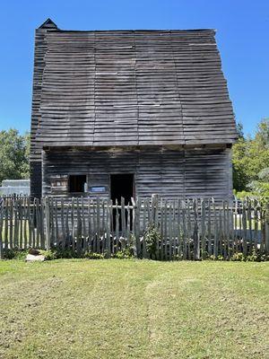 A Tidewater tenement