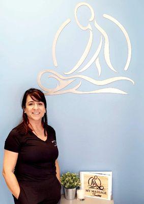 Maritza is originally from Puerto Rico! Graduated massage school in 2011 and she uses many techniques but specializes in Lymphatic Drainage.