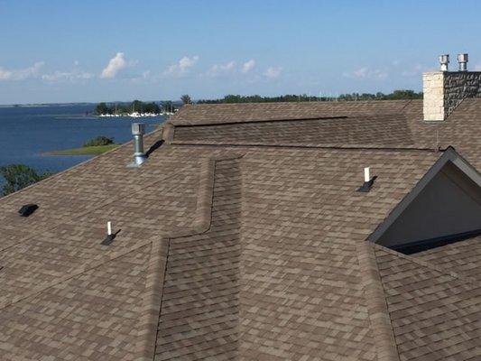 Roof with lightning protection system