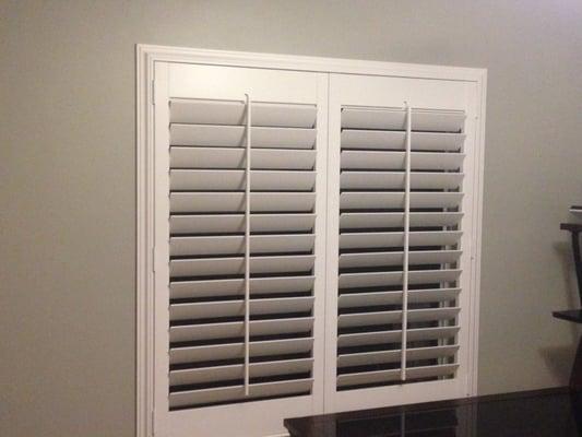 Hunter Douglas Heritance Wood Shutter for the Legendary, Tony Parra