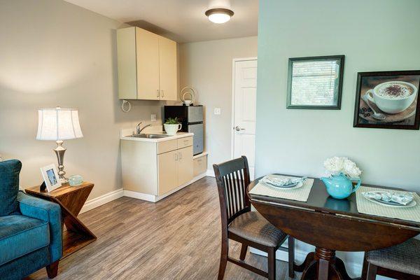 Creston Village | Assisted Living & Memory Care | Paso Robles, CA | apartment kitchenette and dining