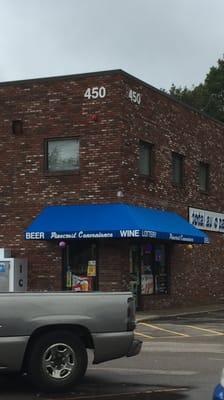 Pinecrest Convenience -- 450 Pearl Street, Stoughton          Storefront