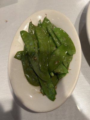 Snow peas with garlic aioli