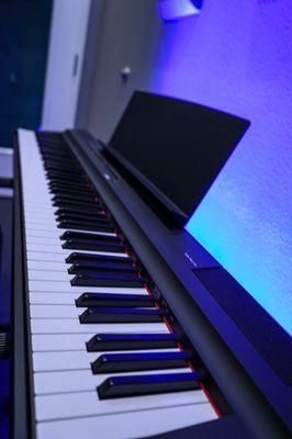 Fully weighted Yamaha keyboard