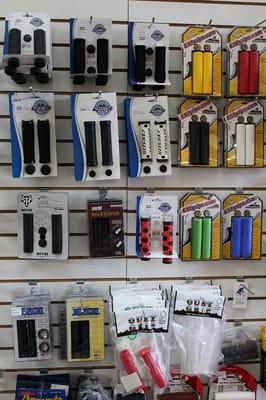 Full selection of mountain bike grips from Oury, Ritchey, and others.