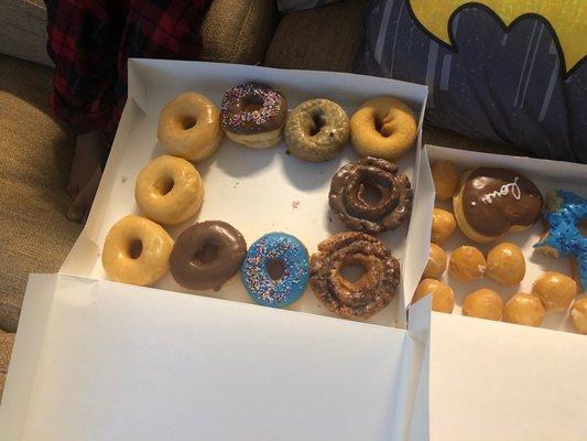 We already ate 2 couldn't wait... Good donuts, fast delivery, every out in a hand written note! It means a lot that they care!