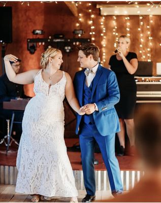 Janie Lee singing the First Dance w/a Live Band