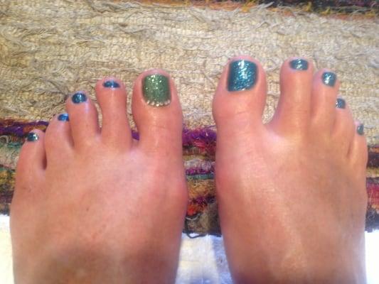 Fabulous toes, courtesy of Lillian!!