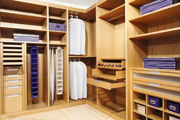 Newport Custom Closets - walk in closet