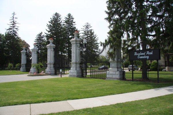 Roseland Park Cemetery